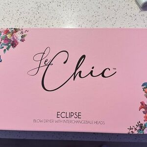 Le Chic Eclipse Blow Out Brush
